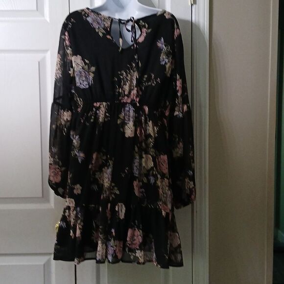 Rewind black floral print long sleeve flowy dress Sz XL NWOT - Picture 4 of 9